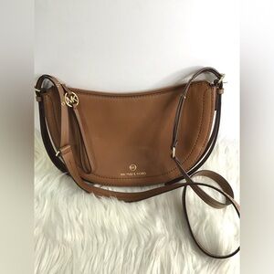 MICHAEL KORS Camden Small Messenger Bag Tan Pristine